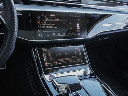 Used 2022 Audi S8 AWD/4WD image 23