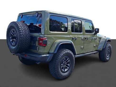 Used 2025 Jeep Wrangler Unlimited Rubicon AWD/4WD image 6