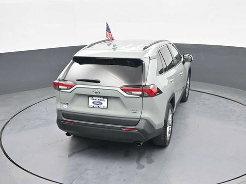 Used 2022 Toyota RAV4 XLE Premium AWD/4WD image 32