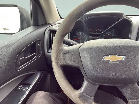 Used 2017 Chevrolet Colorado W/T RWD image 34