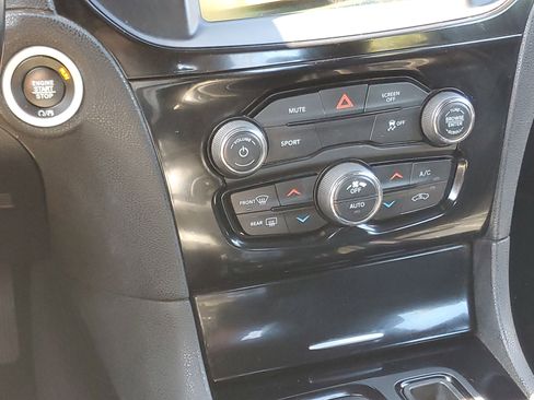 Used 2019 Chrysler 300 S image 26