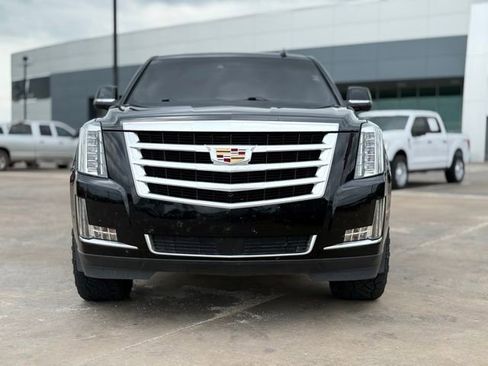 Used 2019 Cadillac Escalade Premium Luxury image 3