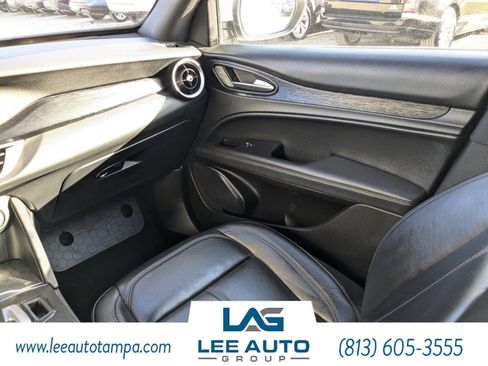 Used 2022 Alfa Romeo Stelvio Sprint image 18