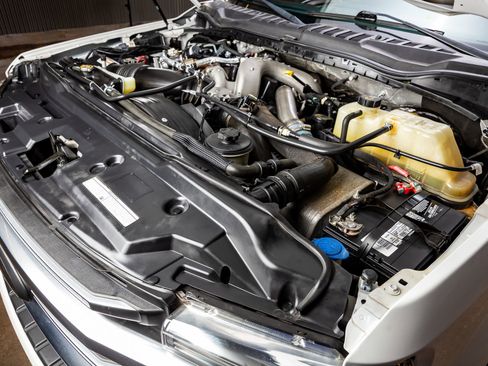 Used 2022 Ford F250 Platinum w/ FX4 Off-Road Package image 40