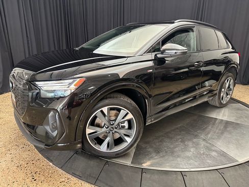 Used 2023 Audi Q4 e-tron Prestige w/ Black Optic Package image 4