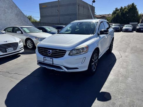 Used 2017 Volvo XC60 T6 Dynamic w/ Climate Package AWD/4WD image 12