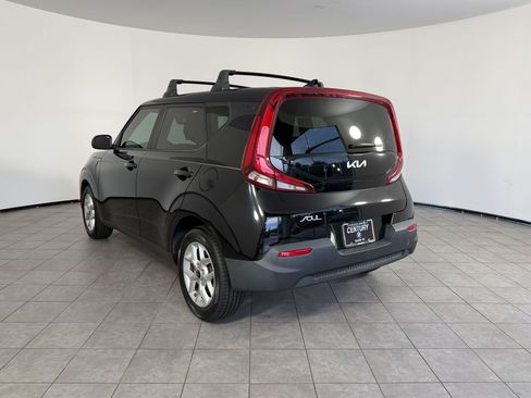 Used 2022 Kia Soul LX w/ Technology Package FWD image 3