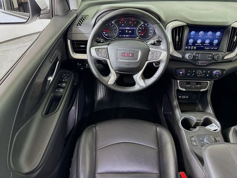 Used 2024 GMC Terrain SLT image 19