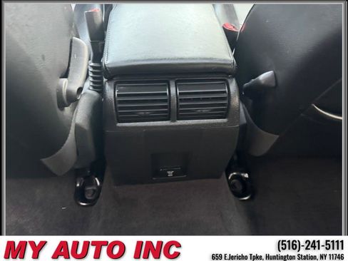 Used 2010 Jeep Grand Cherokee Laredo image 16