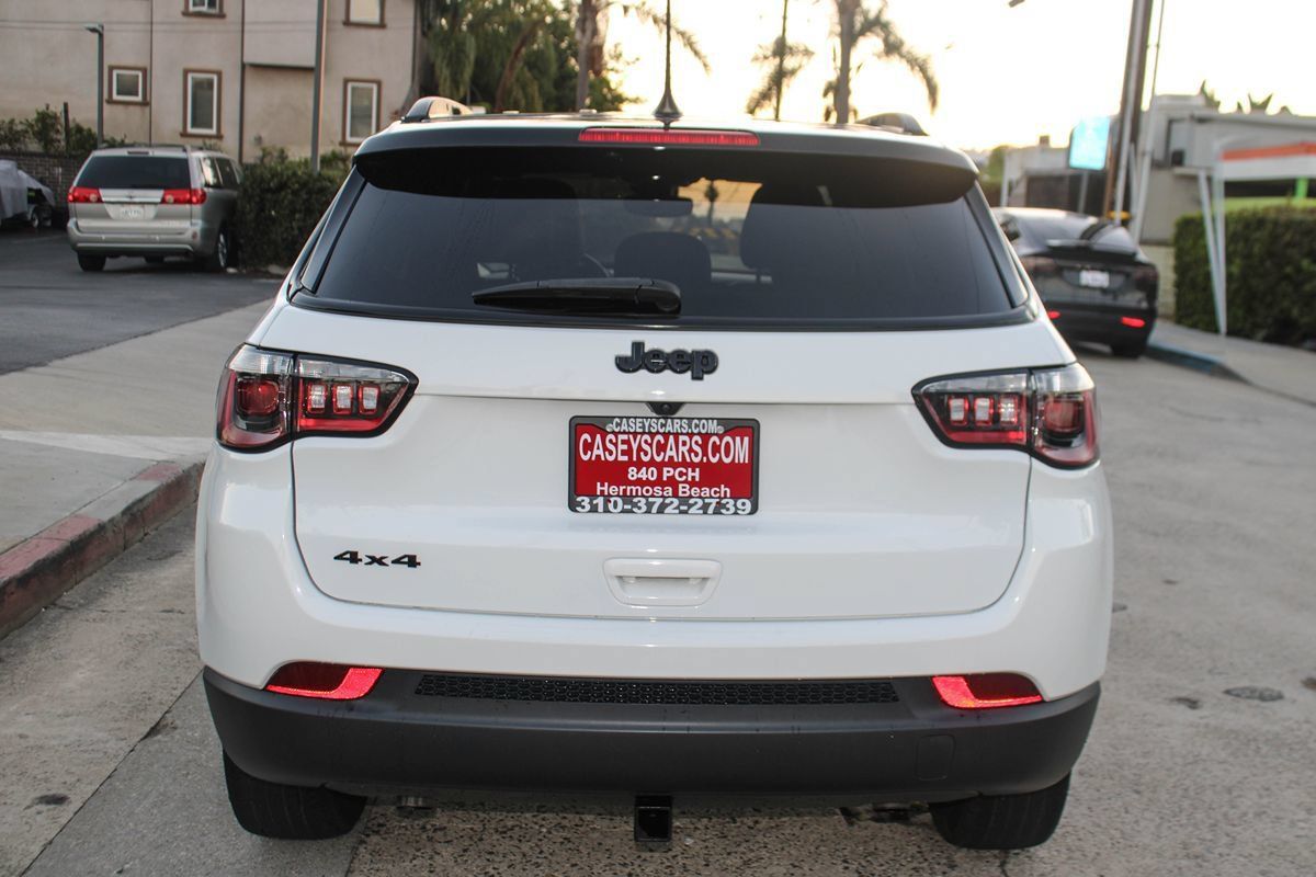 Used 2023 Jeep Compass Latitude AWD/4WD image 4