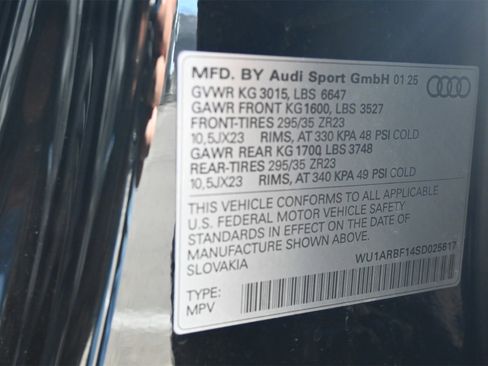 Used 2025 Audi RS Q8 performance image 29