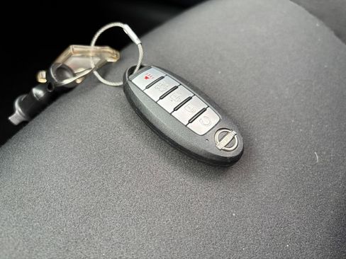 Used 2025 Nissan Altima 2.5 SV FWD image 18