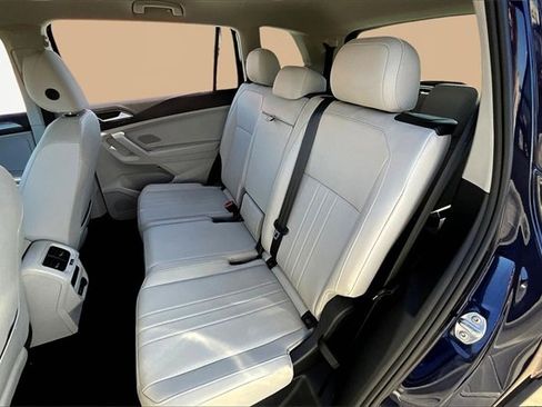 Used 2023 Volkswagen Tiguan SE image 28