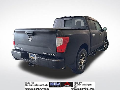 Used 2021 Nissan Titan SV w/ SV Convenience Package image 5