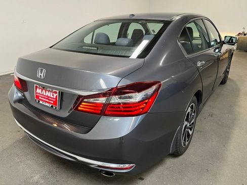 Used 2017 Honda Accord EX image 3