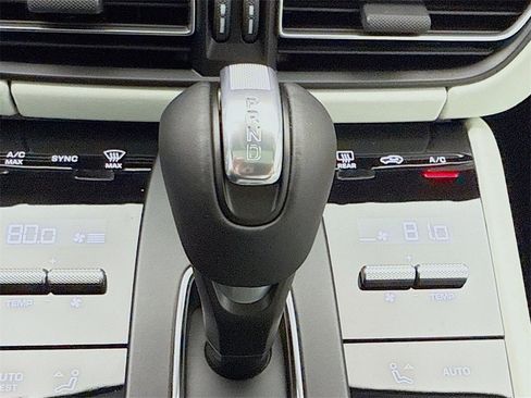 New 2026 Porsche Macan Turbo image 22