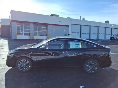 New 2026 Nissan Sentra SL image 6