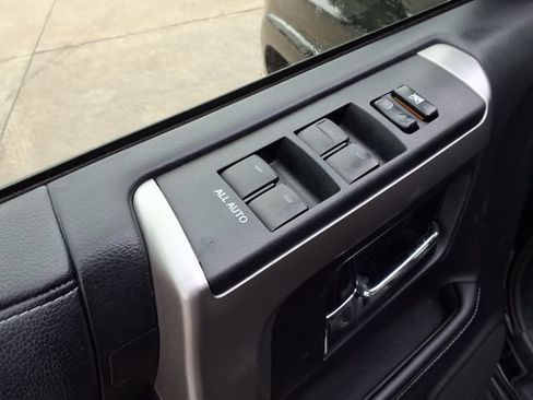 Used 2019 Toyota 4Runner SR5 Premium AWD/4WD image 18