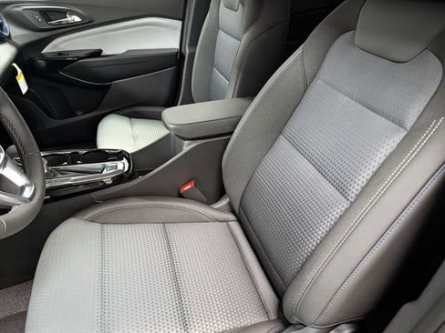 New 2026 Chevrolet Trax LT w/ LT Convenience Package FWD image 9