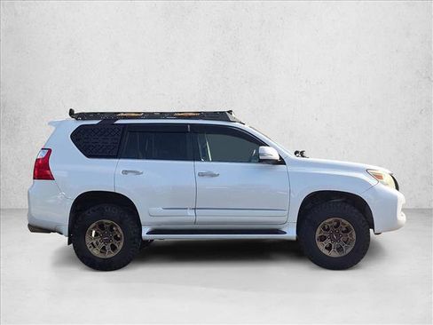 Used 2011 Lexus GX 460 w/ Comfort Plus Pkg AWD/4WD image 4