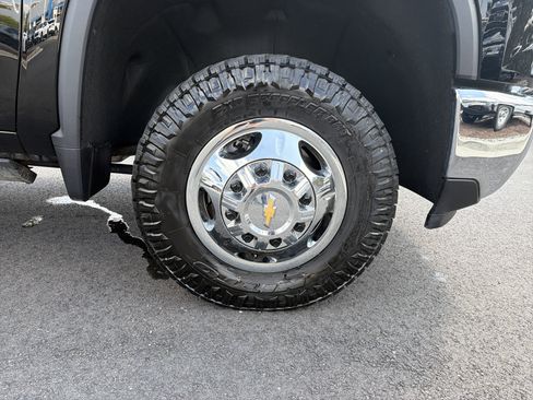 Used 2025 Chevrolet Silverado 3500 LT w/ Convenience Package AWD/4WD image 13