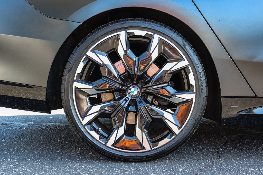 Certified 2024 BMW 530i w/ M Sport Package RWD image 7