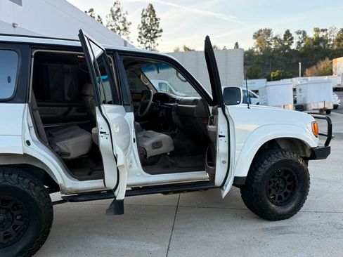 Used 1997 Toyota Land Cruiser Sport Utility 4D image 28