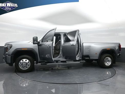 Used 2025 GMC Sierra 3500 Denali w/ Denali Reserve Package AWD/4WD image 28