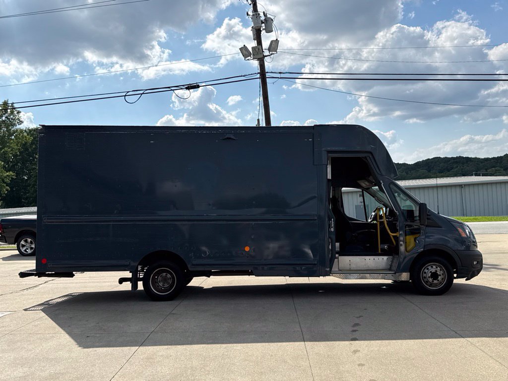 Used 2022 Ford Transit 350 DRW RWD image 22