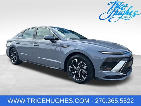 Used 2025 Hyundai Sonata SEL FWD image 1