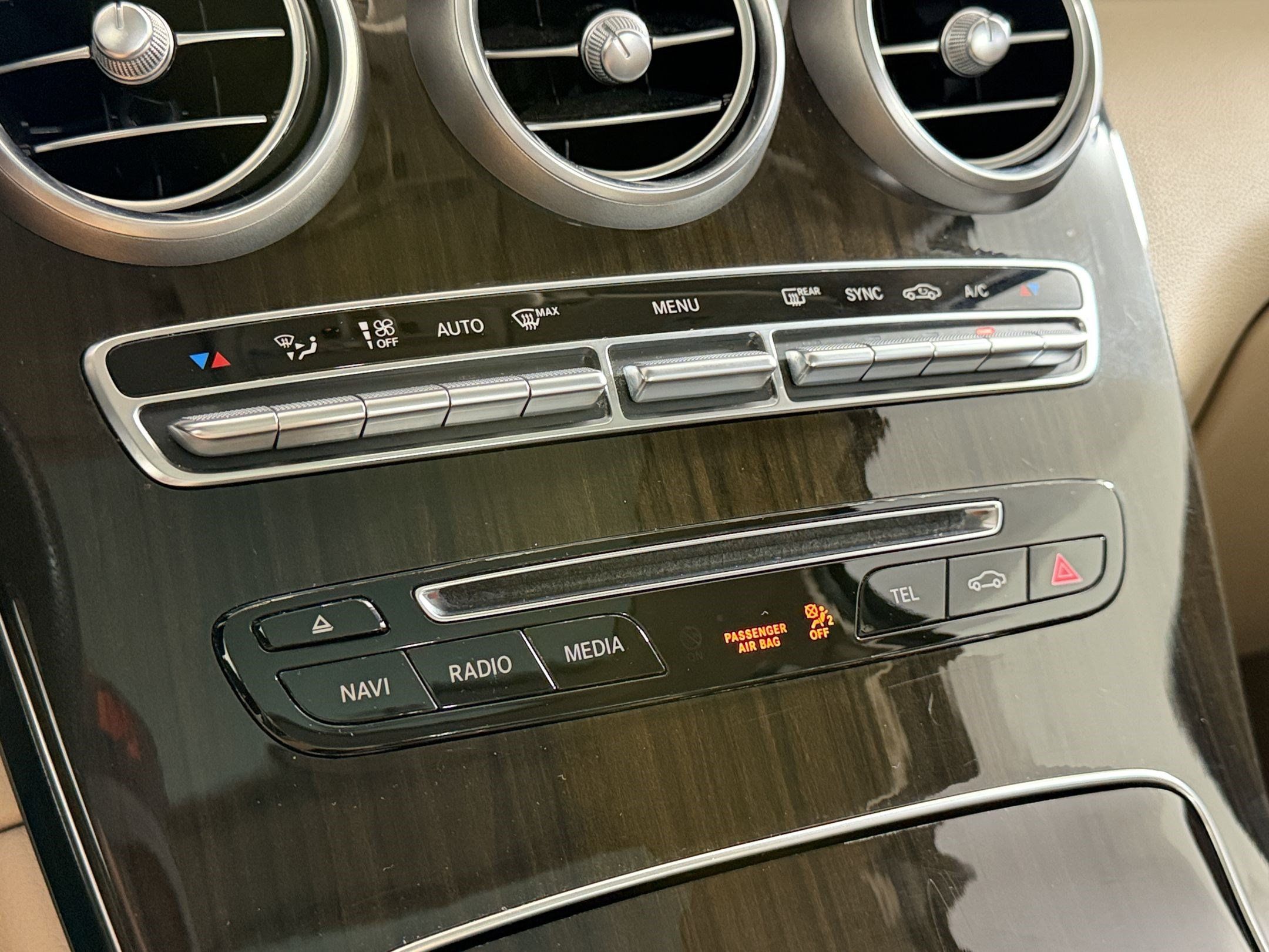 Used 2019 Mercedes-Benz GLC 300 4MATIC image 18