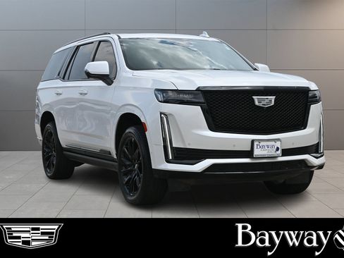 Used 2022 Cadillac Escalade Sport Platinum w/ LPO, ONYX Package AWD/4WD image 4