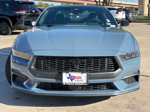 Used 2025 Ford Mustang Coupe image 3