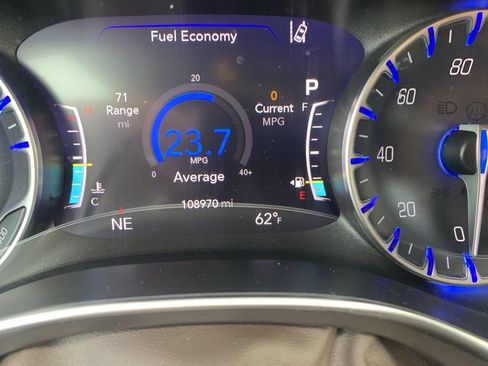 Used 2017 Chrysler Pacifica Touring-L Plus w/ Advanced Safetytec Group image 22