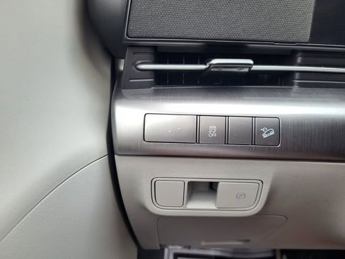 Used 2025 Hyundai Kona SEL image 23