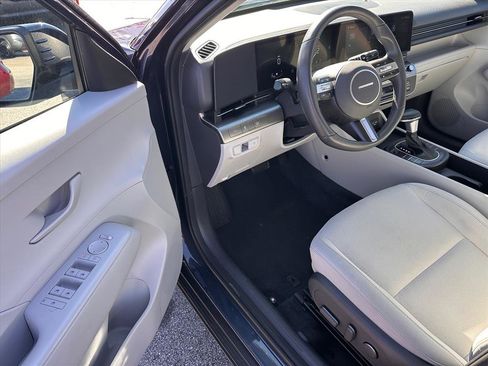 Used 2025 Hyundai Kona SEL image 9