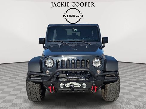 Used 2018 Jeep Wrangler Unlimited Rubicon w/ Connectivity Group AWD/4WD image 2