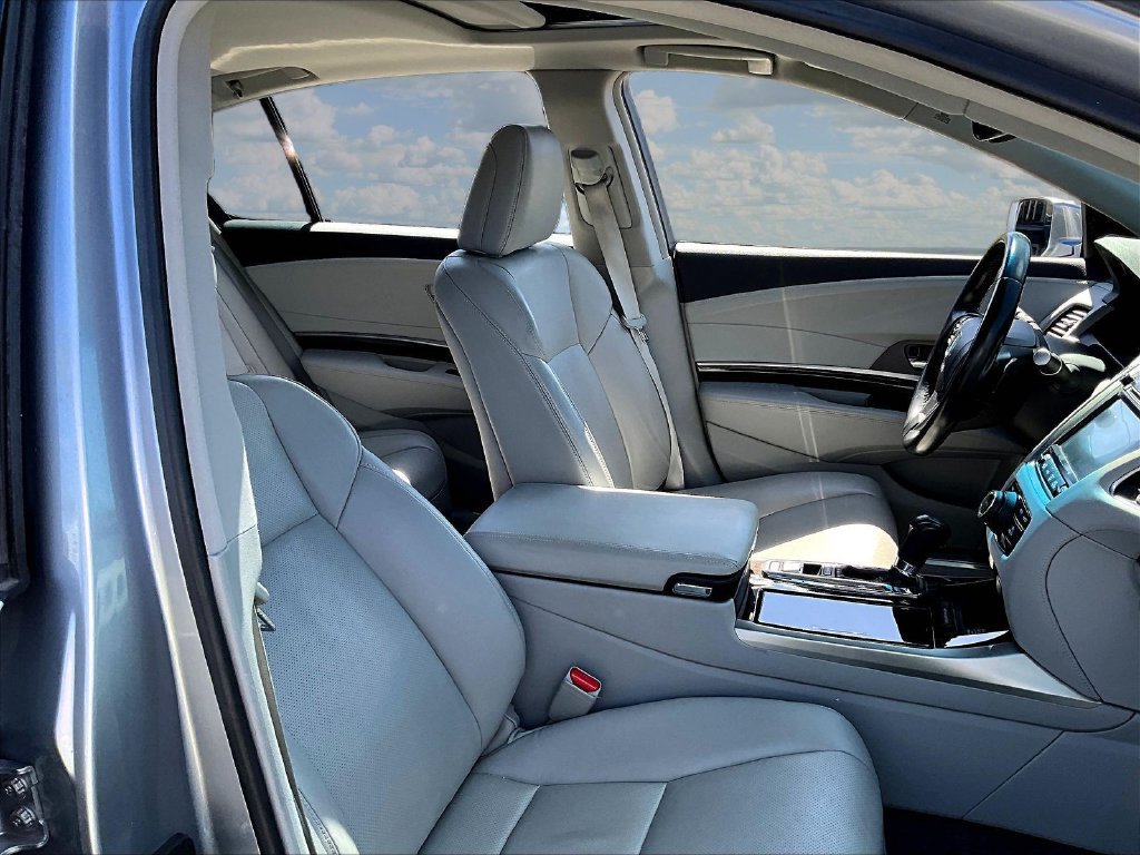 Used 2016 Acura RLX w/ Technology Package FWD image 29