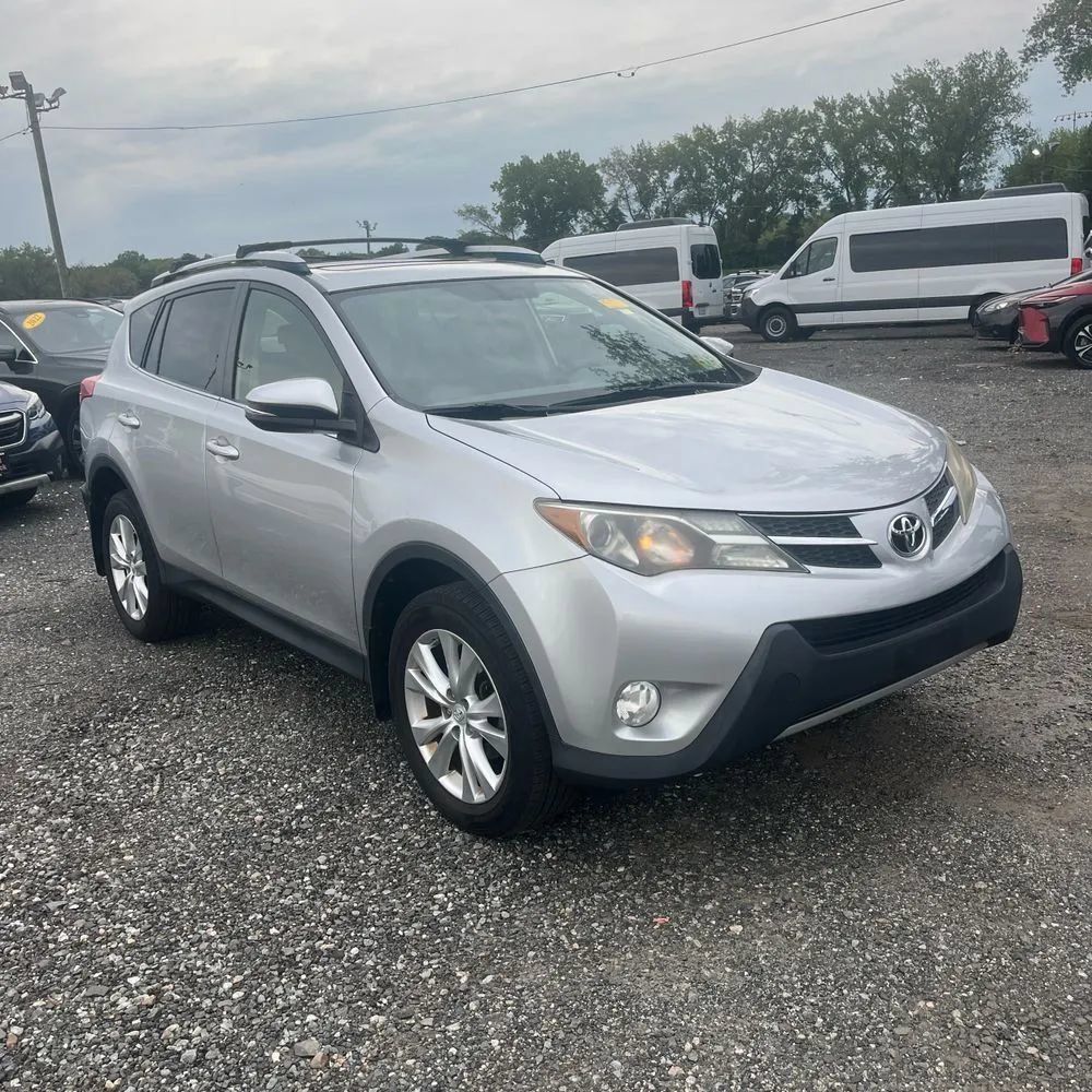 Used 2015 Toyota RAV4 Limited w/ Outdoor Package AWD/4WD image 12