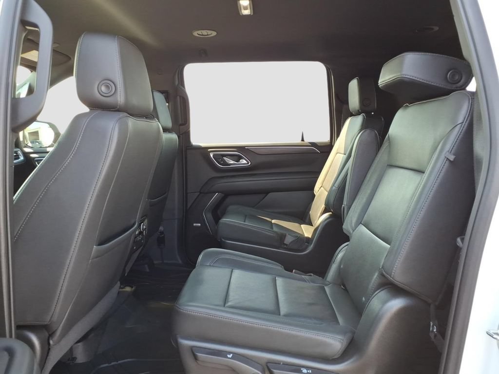 Used 2023 Chevrolet Suburban Z71 AWD/4WD image 15