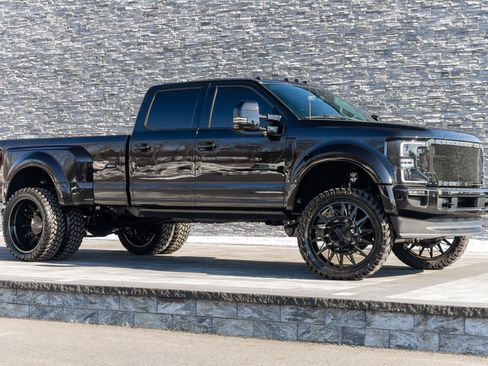 Used 2022 Ford F450 Limited w/ FX4 Off-Road Package image 3