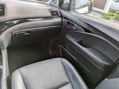 Used 2021 Honda Pilot Touring image 17