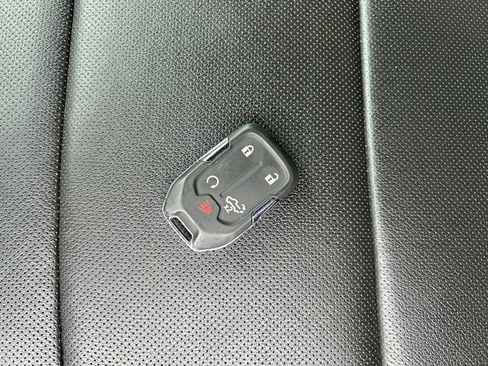 Used 2020 Chevrolet Silverado 2500 LTZ w/ LTZ Convenience Package image 33