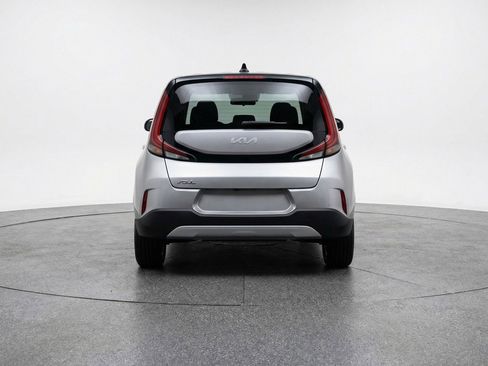 Used 2025 Kia Soul LX w/ LX Technology Package image 7