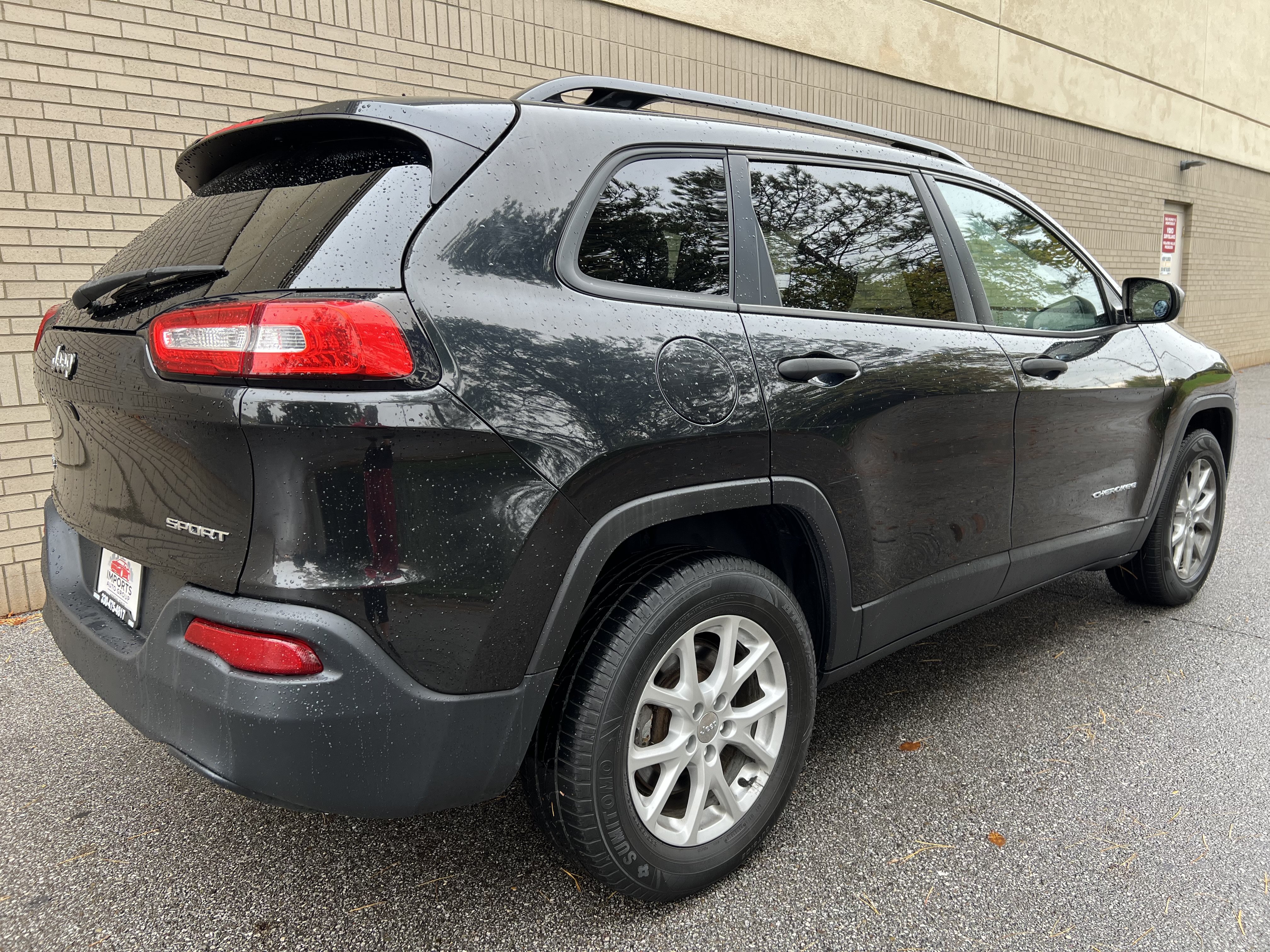 Used 2016 Jeep Cherokee Sport w/ Cold Weather Group AWD/4WD image 8
