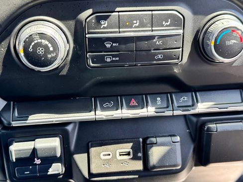 Used 2022 Chevrolet Silverado 2500 Custom w/ Custom Value Package AWD/4WD image 24