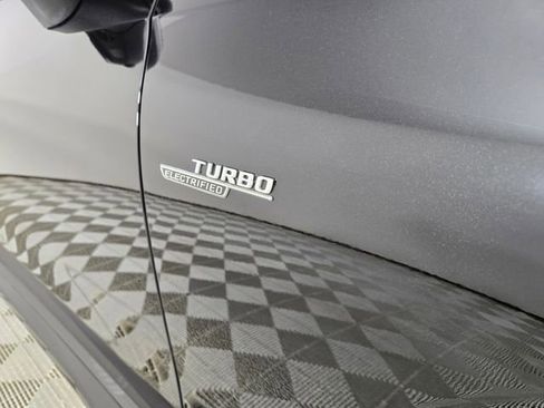 Certified 2025 Mercedes-Benz GLC 43 AMG 4MATIC image 10