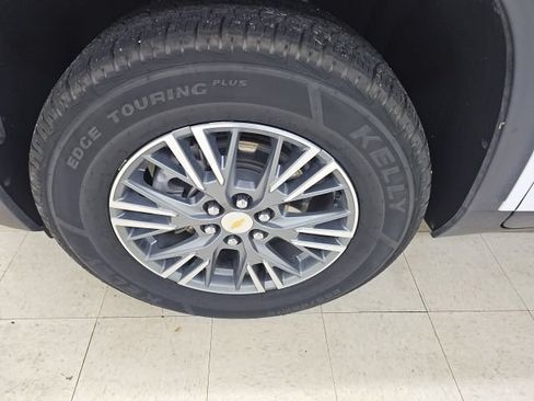 Used 2025 Chevrolet Traverse LT AWD/4WD image 23