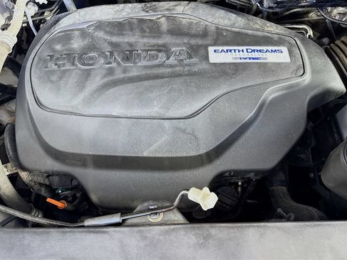 Used 2016 Honda Pilot Touring image 39