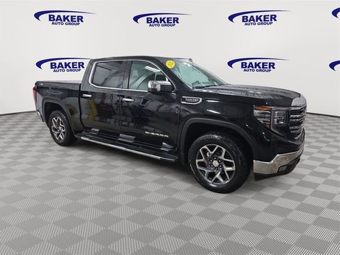 Certified 2022 GMC Sierra 1500 SLT w/ SLT Premium Plus Package image 3